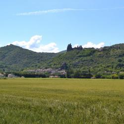 Vue du village et le Château Médieval Rochemaure